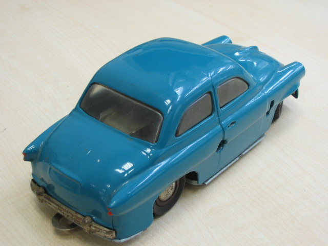 Škoda 440 Spartak modrý zezadu
