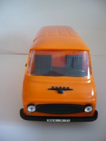 Škoda 1203 mikrobus oranžoví předek