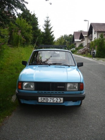 Škoda 120L modrá předek