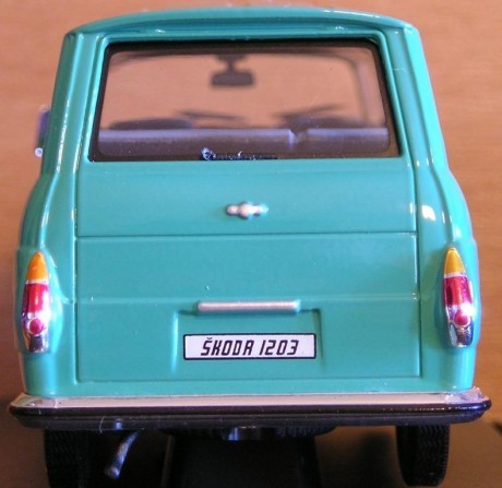 Škoda 1203 zelená abrex, zezadu