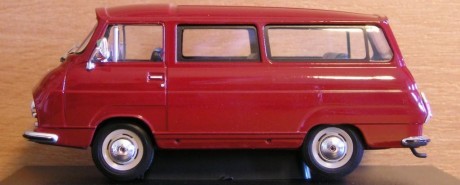 Škoda 1203 červená abrex, z boku 2