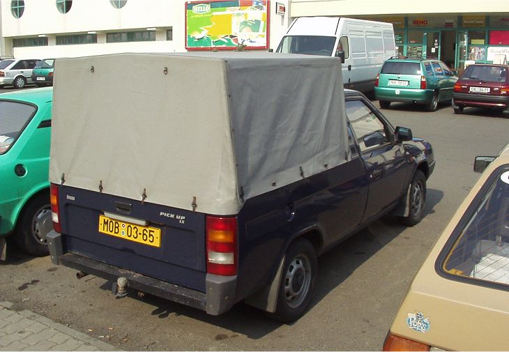 Škoda pick-up LX černý zezadu
