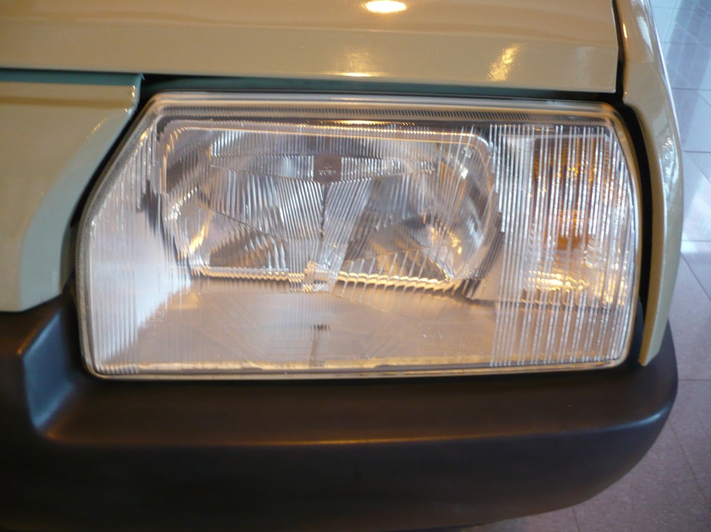 Škoda Favorit 136 L zelený přední levé světlo