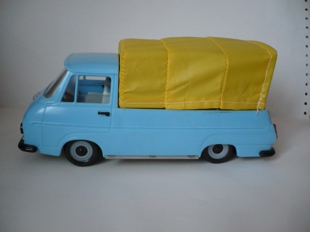 Škoda 1203 valník modrý s plachtou žlutou z boku