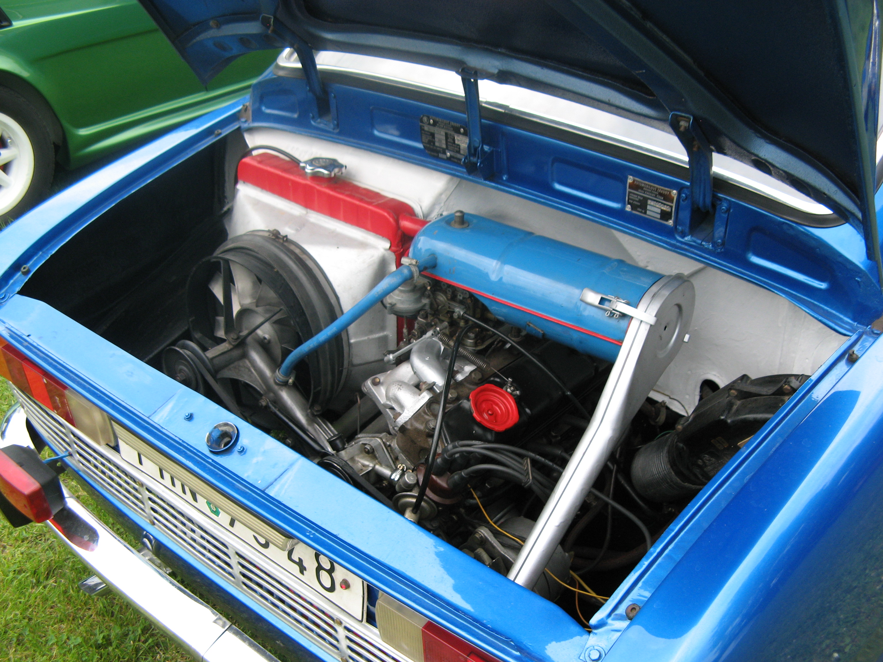 Škoda 110R modrá - motor