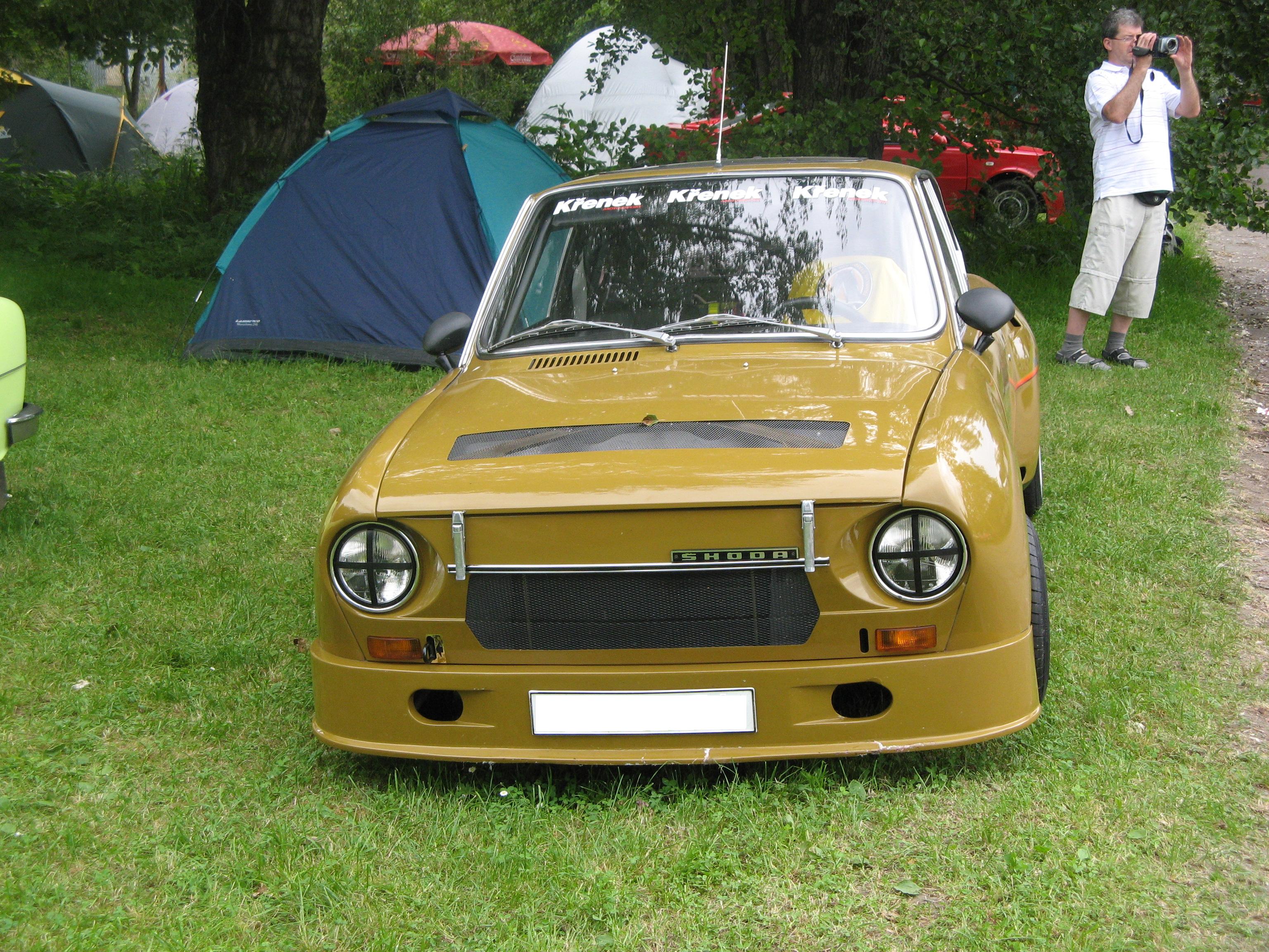 Škoda 130 RS hnědá předek 1