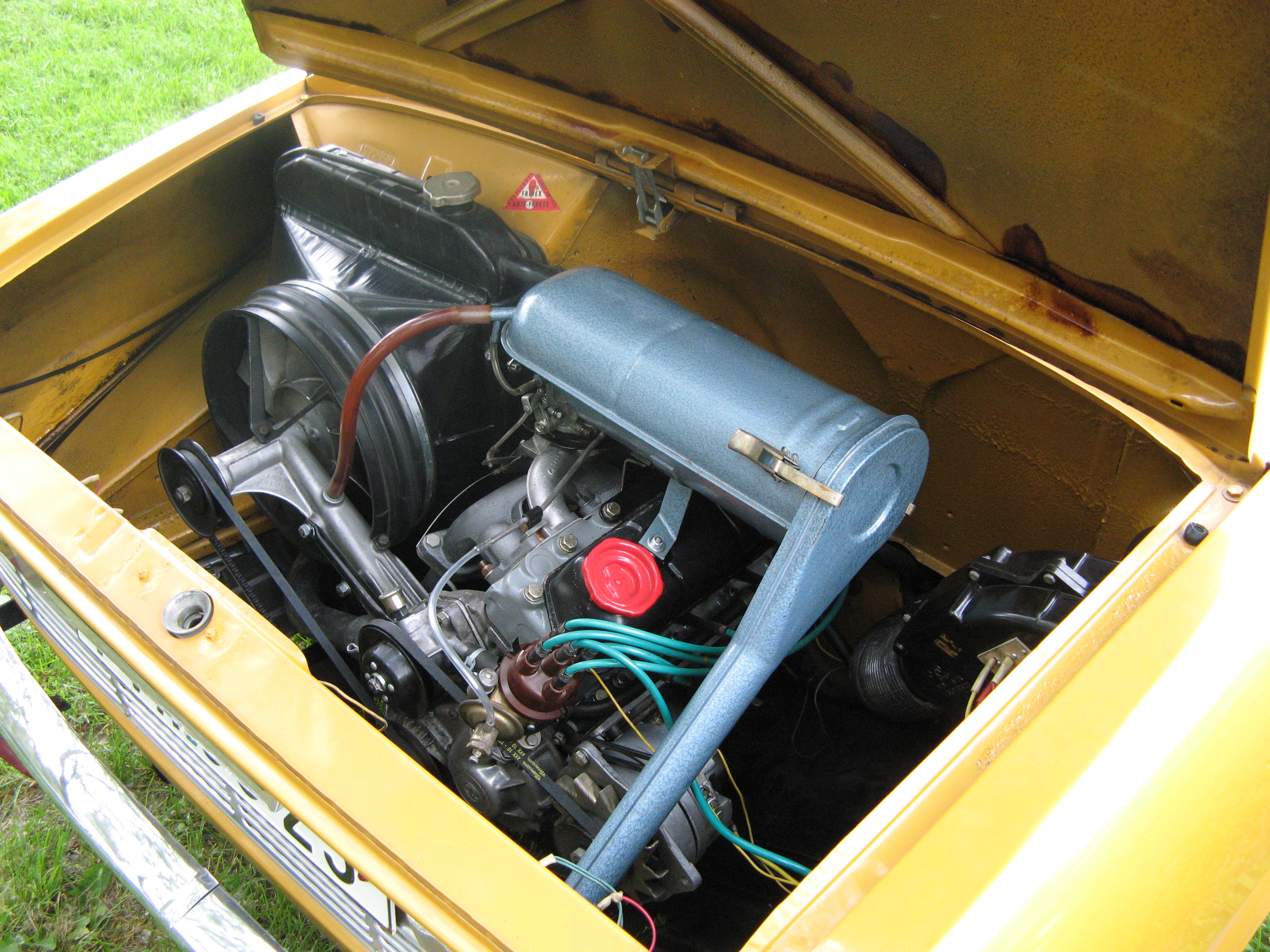 Škoda De Luxe, motor
