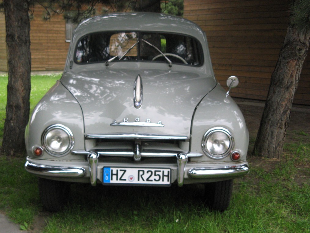 Škoda 1201 STW, předek