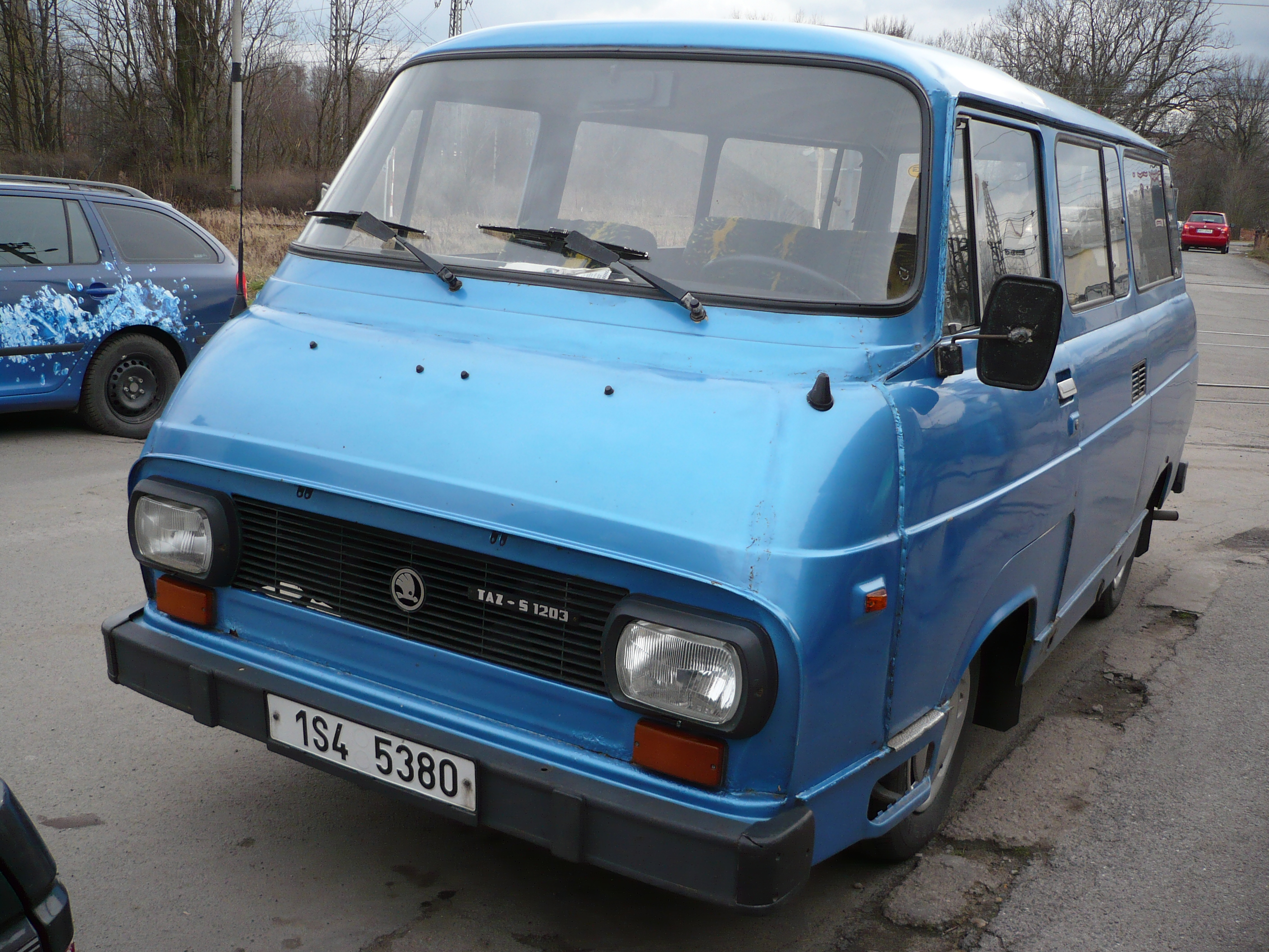 Škoda 1203 mikrobus modrý lesklý předek