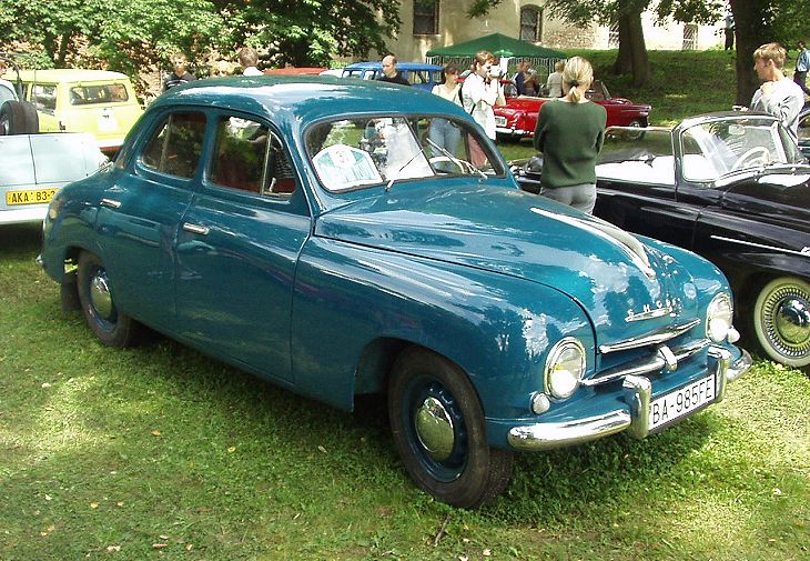 Škoda 1201 sedan, předek