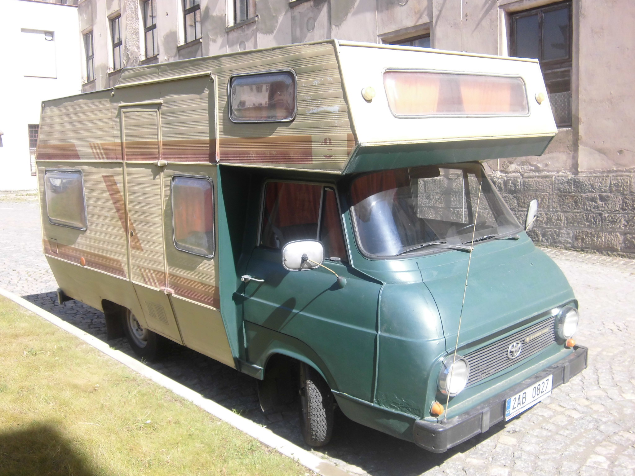 Škoda 1203 karavan, předek