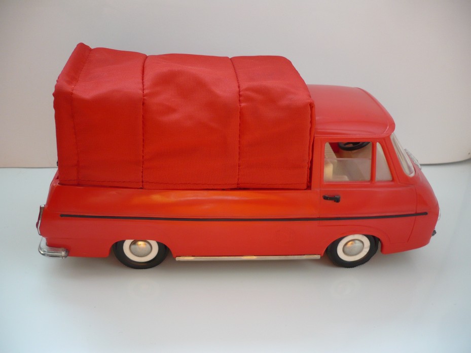 Škoda 1203 valník červený s plachtou z boku