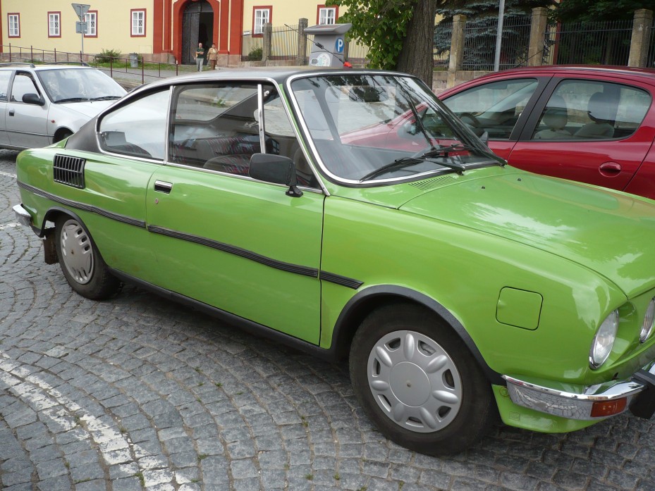 Škoda 110R zelená z pravého boku 2